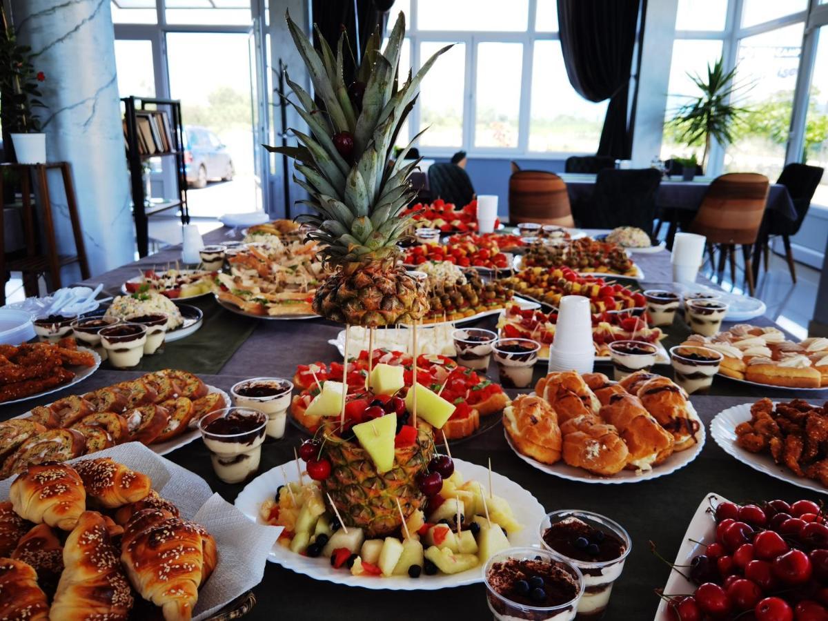 סטרוגה Sunrise Hotel & Camping מראה חיצוני תמונה